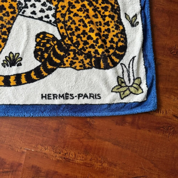 Beach Hermes Towel Leopards Blue White 37.4 x 59.1 - Picture 2 of 4